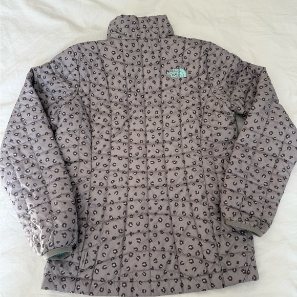 The North Face leopard Patterned Jacket - Picture 2 of 9